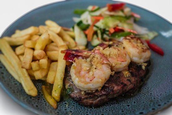 Frankie's Bar and Grill